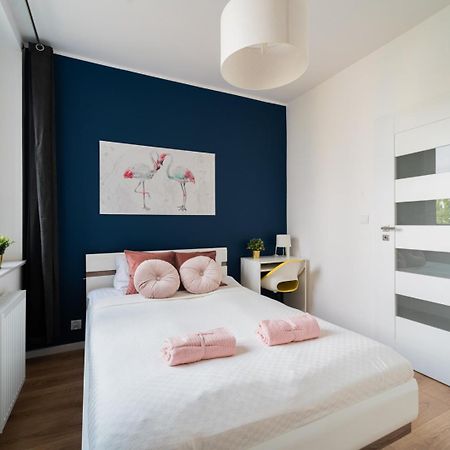 Nice Apartment - Near Sky Tower - Private Parking 브로츠와프 외부 사진